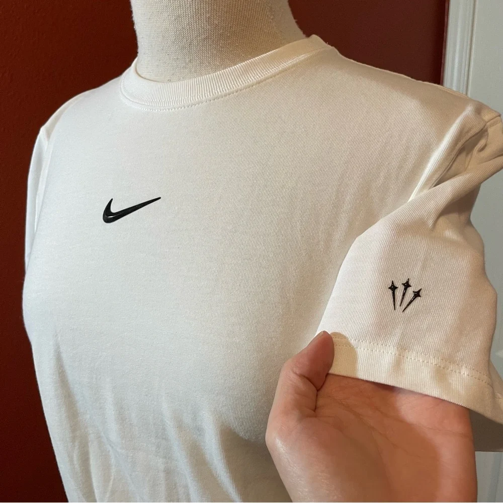 Nike x Nocta Men’s‎ White Drake Center Swoosh Athletic Slim Crewneck Tee Shirt